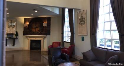 Anaheim Camelot Inn & Suites