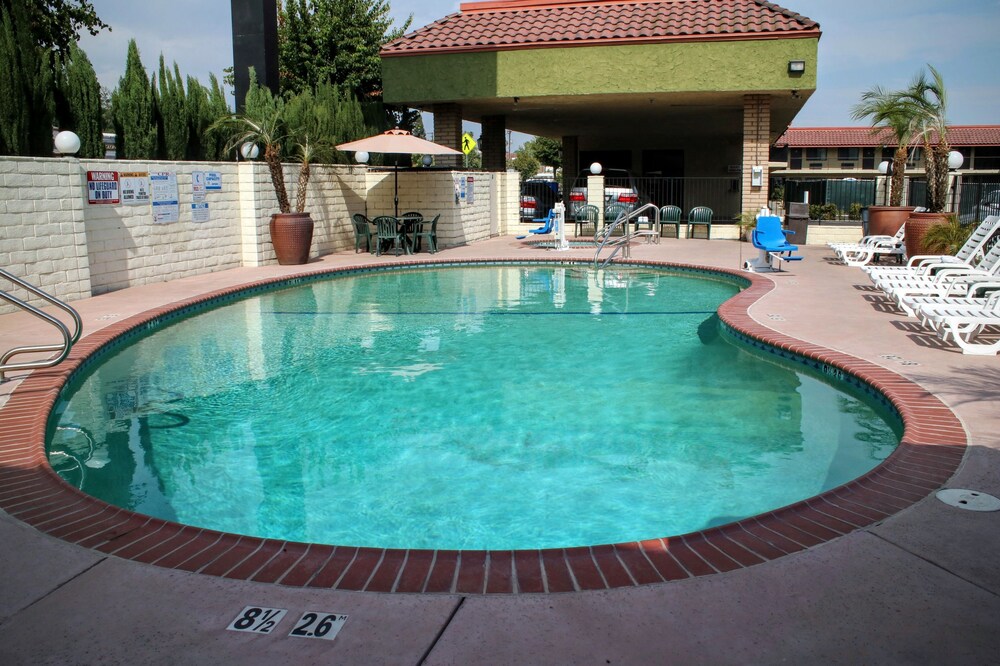 Thb Comfort Inn Near Old Town Pasadena Hotel In Los Angeles