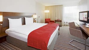Hypo-allergenic bedding, minibar, in-room safe, desk