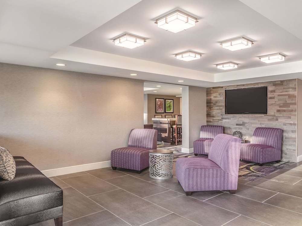 Lobby, La Quinta Inn & Suites by Wyndham Columbia / Fort Meade