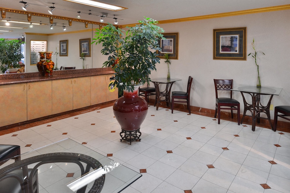 Breakfast area, Americas Best Value Inn & Suites Fontana