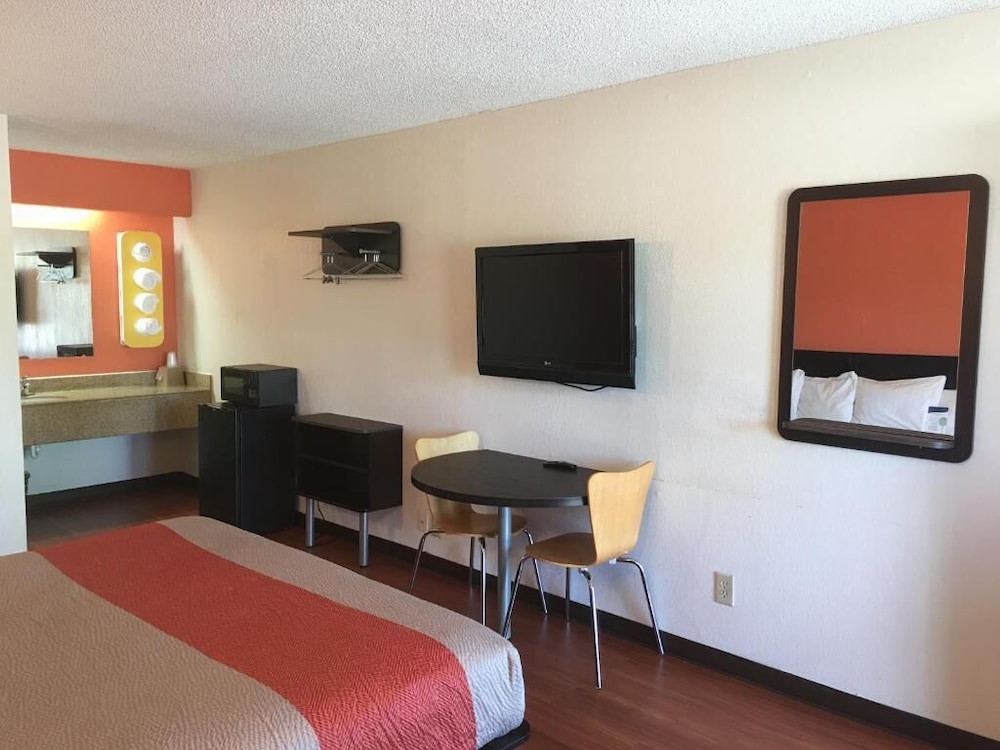 Motel 6 Richmond, VA - Midlothian Turnpike