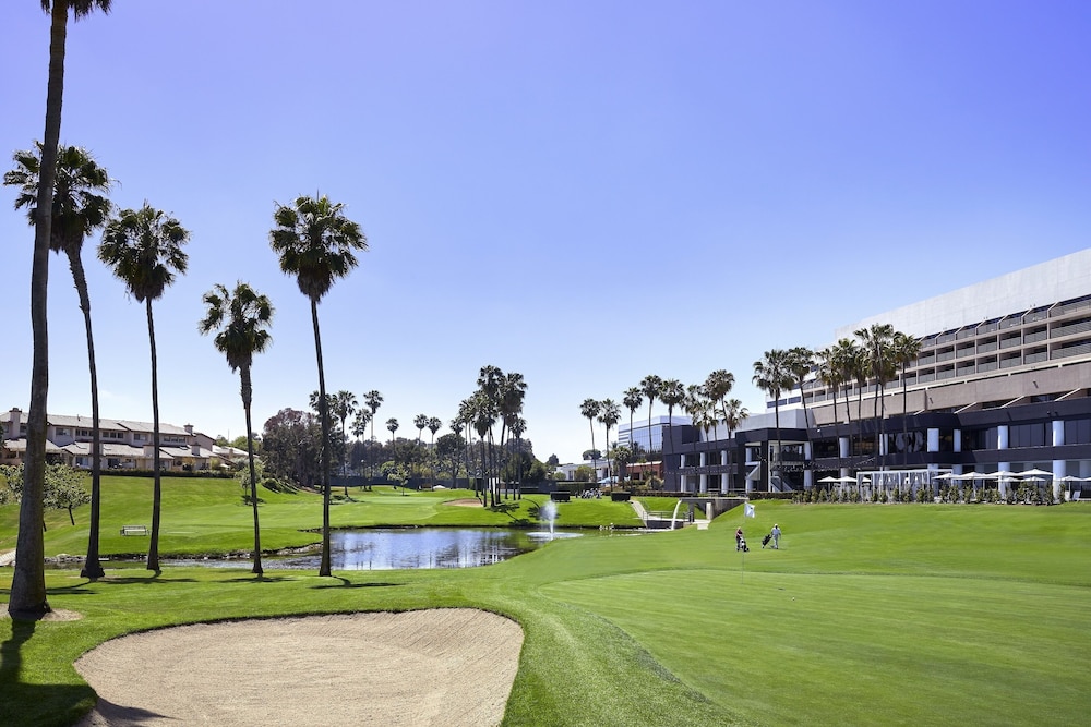 Golf, Westdrift Manhattan Beach, Autograph Collection by Marriott