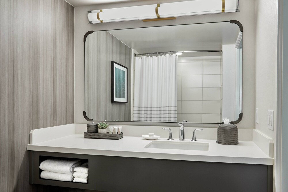 Bathroom, Westdrift Manhattan Beach, Autograph Collection by Marriott