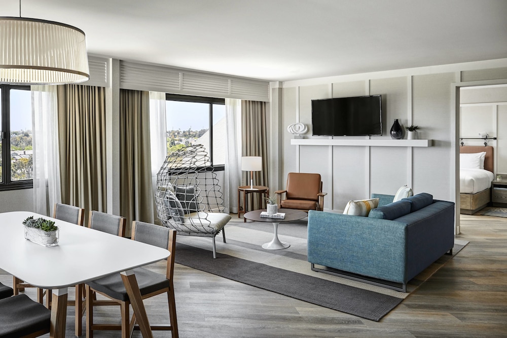 Room, Westdrift Manhattan Beach, Autograph Collection by Marriott