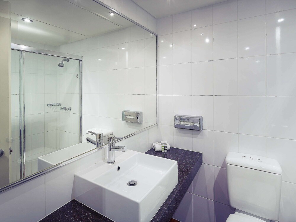 Bathroom sink, Mercure Perth