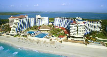 Crown Paradise Club Cancun All Inclusive