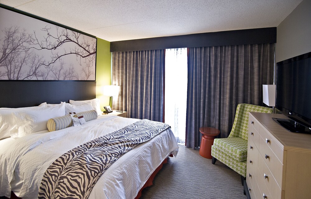 DoubleTree Suites by Hilton Hotel Huntsville South