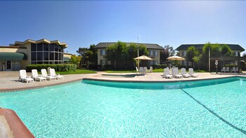 Days Inn by Wyndham Stockton