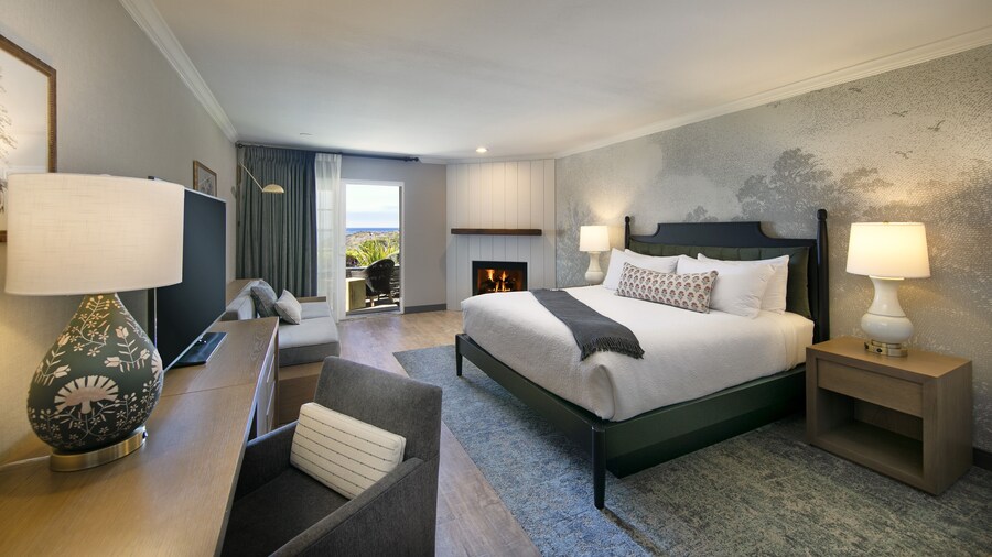 Fireside Inn on Moonstone Beach