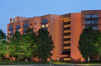 DoubleTree by Hilton Lisle Naperville