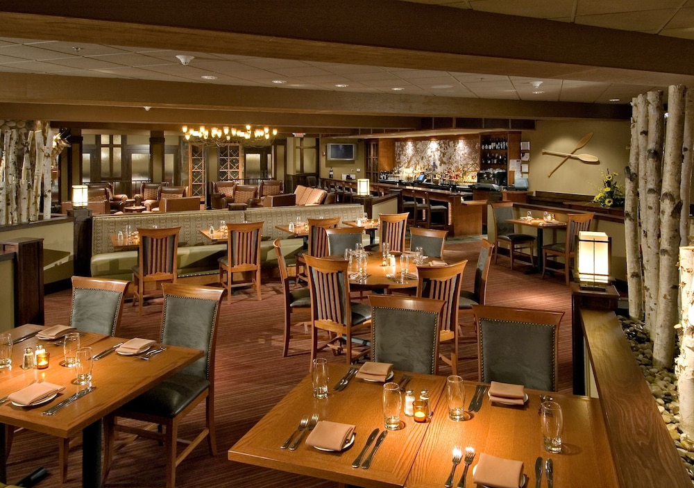 DoubleTree by Hilton Chicago - Arlington Heights