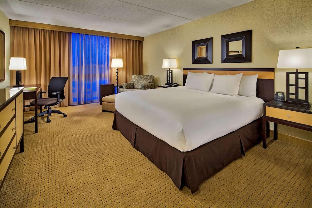 DoubleTree by Hilton Chicago - Arlington Heights