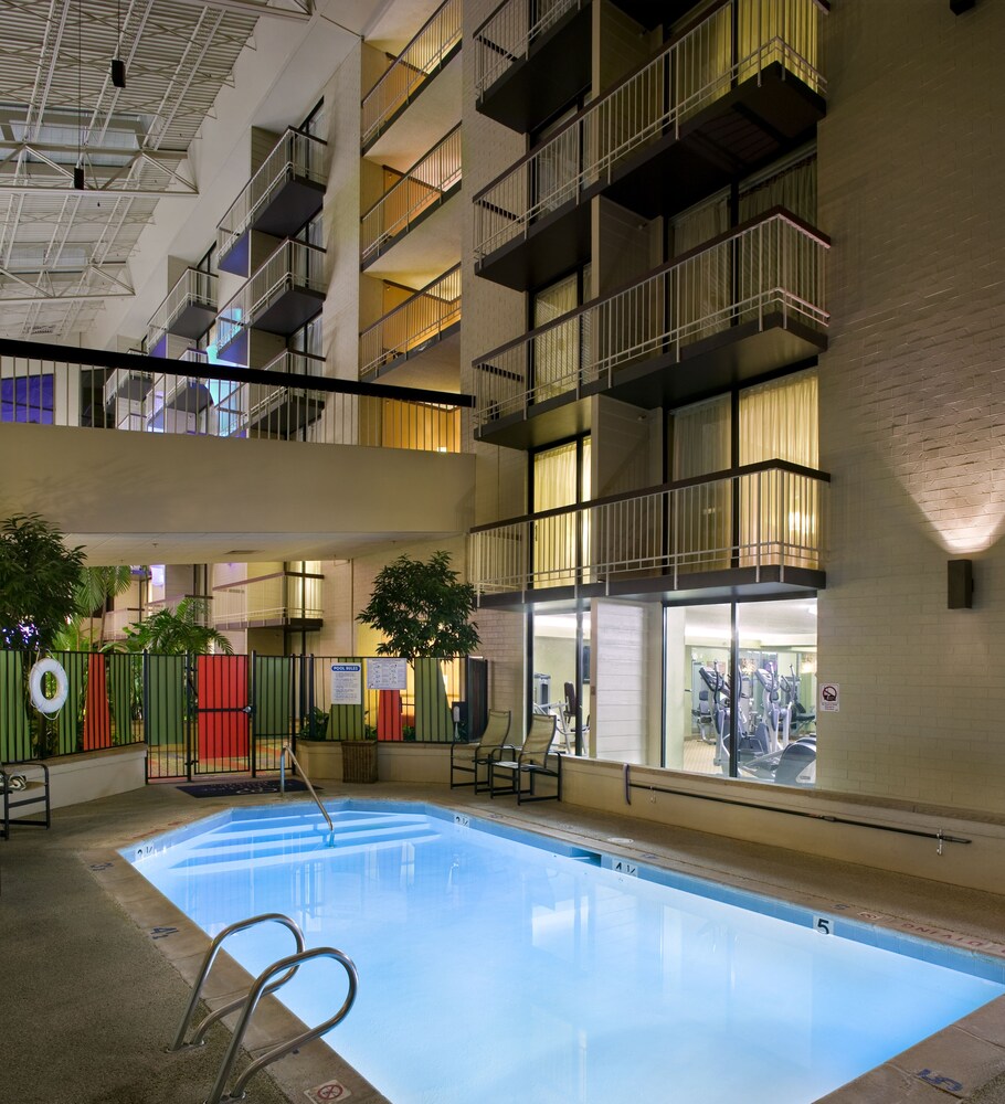 DoubleTree by Hilton Denver Tech Center in Denver Best Rates & Deals