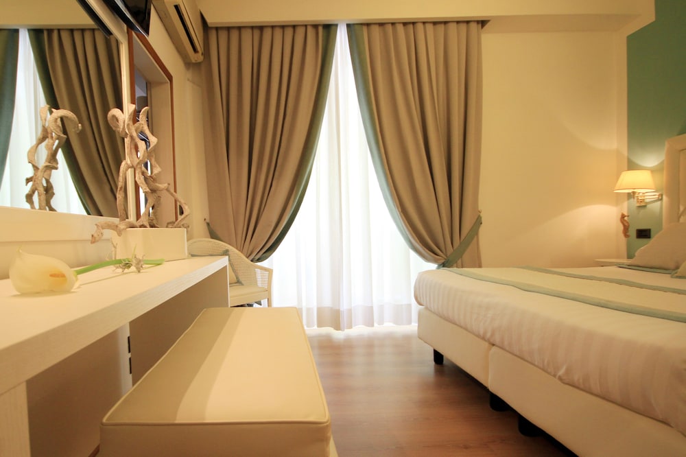 Room, Raffaelli Park Hotel