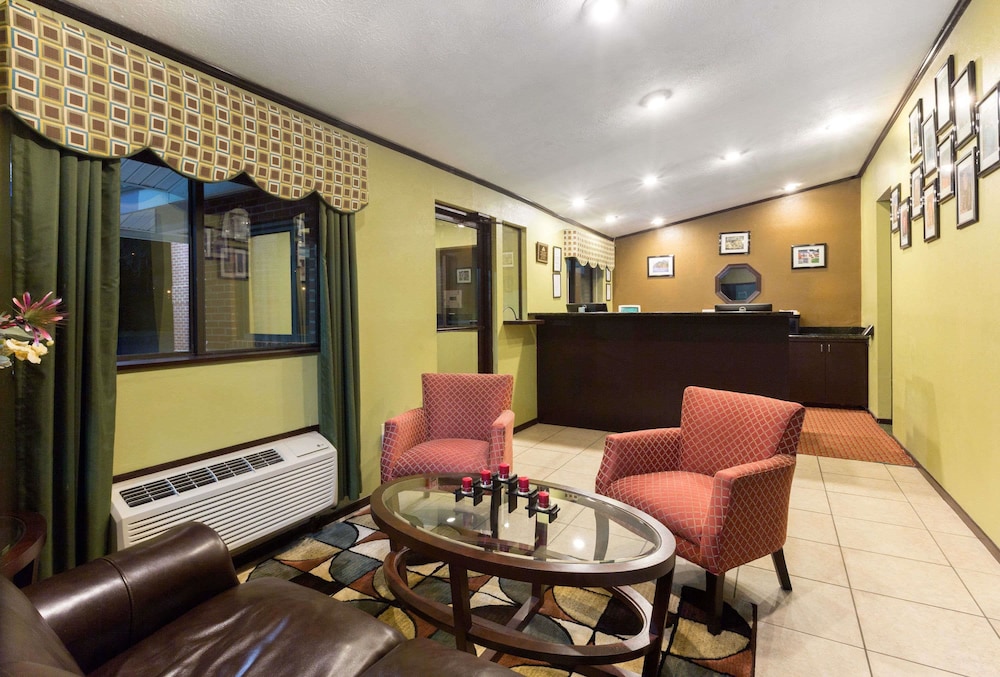 Days Inn By Wyndham Renfro Valley Mount Vernon 2018 Room Prices 46 Exterior Featured Image Lobby