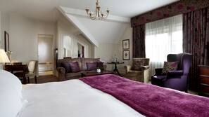 In-room safe, desk, iron/ironing board, free WiFi