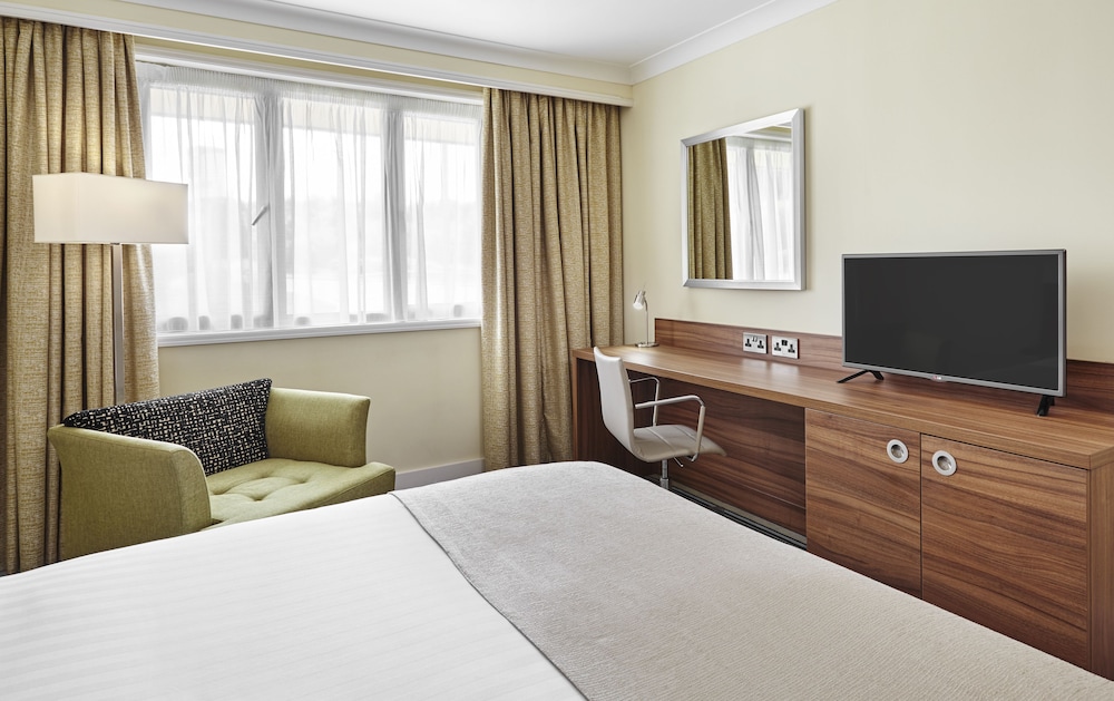 Holiday Inn Cardiff - North M4, an IHG Hotel