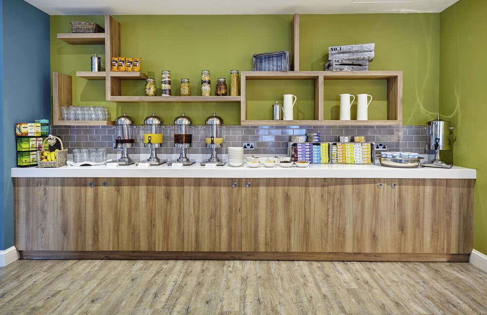 Holiday Inn Cardiff - North M4, an IHG Hotel