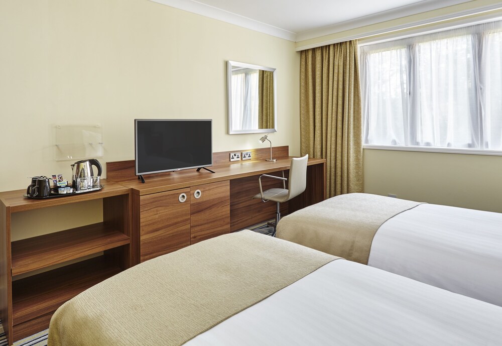 Holiday Inn Cardiff - North M4, an IHG Hotel