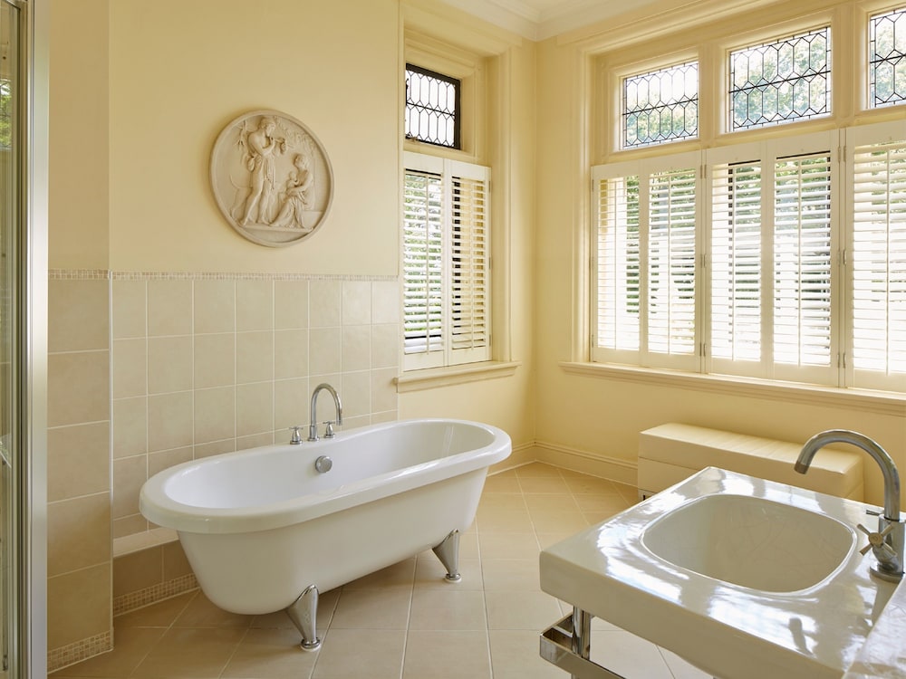 Bathroom, Macdonald Frimley Hall Hotel and Spa