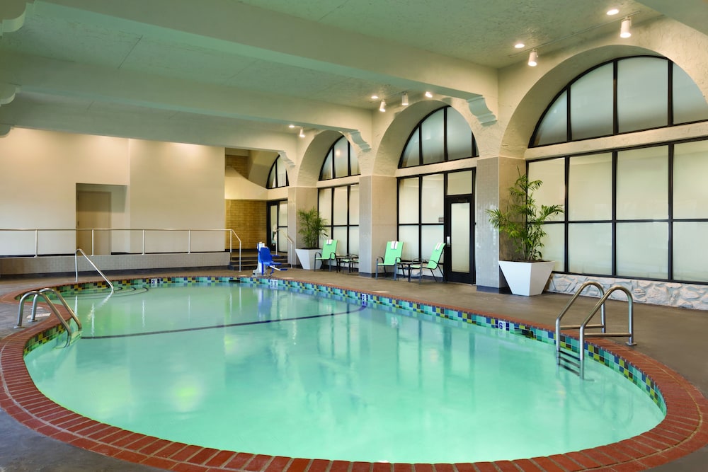 Embassy Suites by Hilton Bloomington/Minneapolis in Minneapolis St