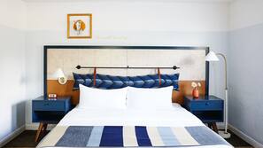 Minibar, desk, iron/ironing board, free WiFi