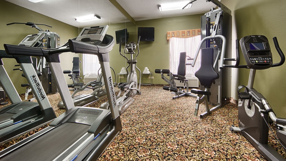 Fitness facility, Best Western Crossroads Inn