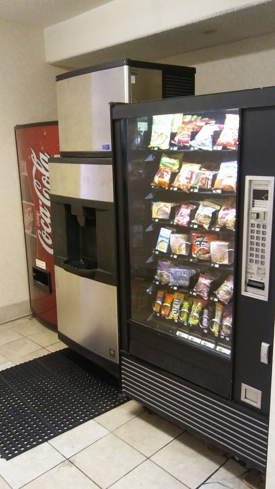 Vending machine, GreenTree Inn Denver Tech Center