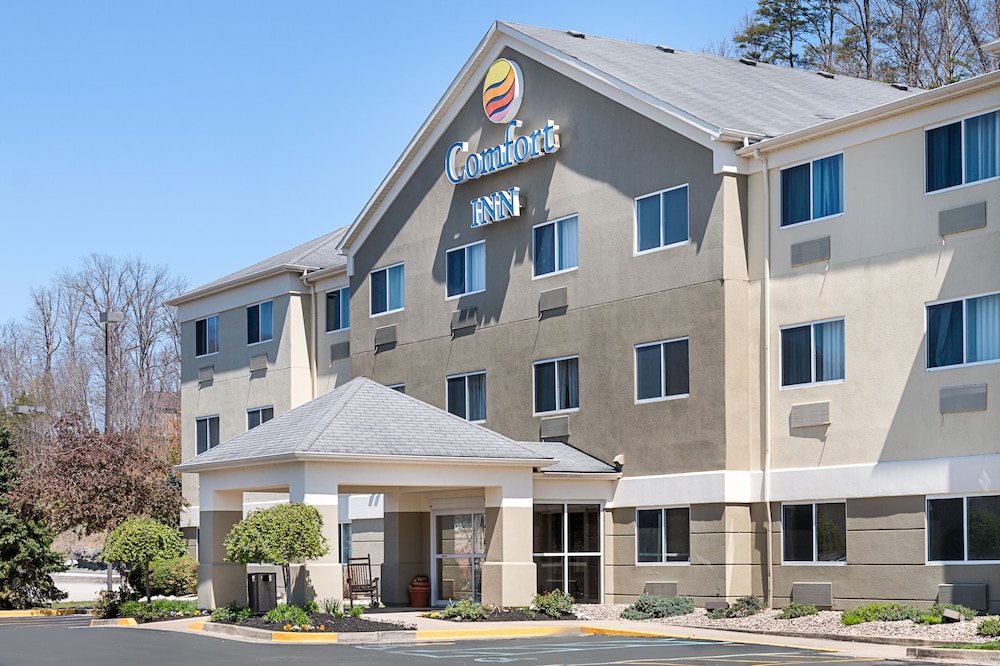 Front of property, Comfort Inn Barboursville near Huntington Mall area