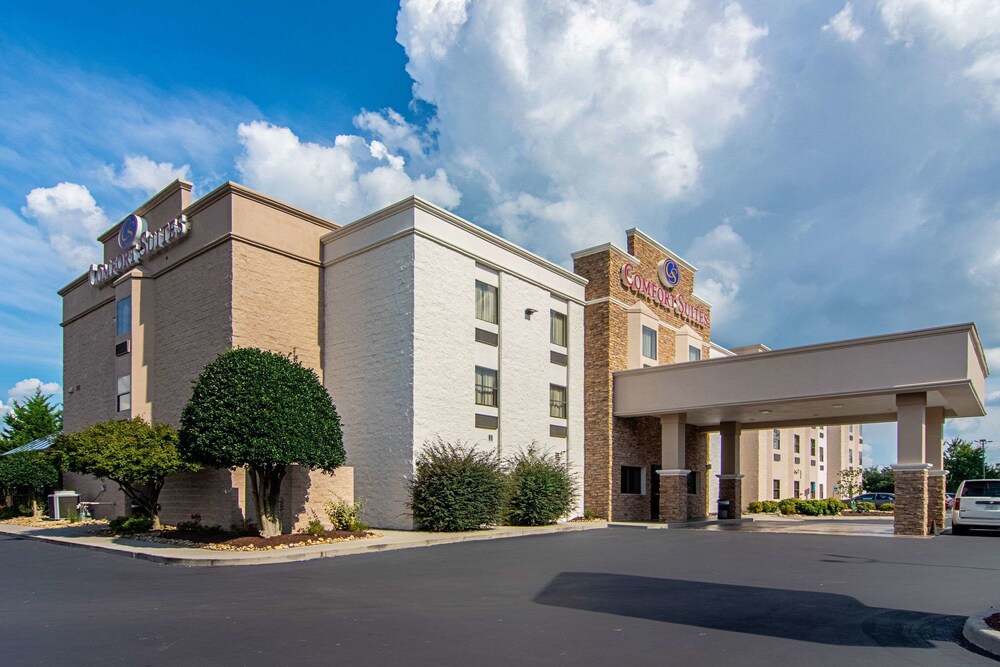 Exterior, Comfort Suites Airport