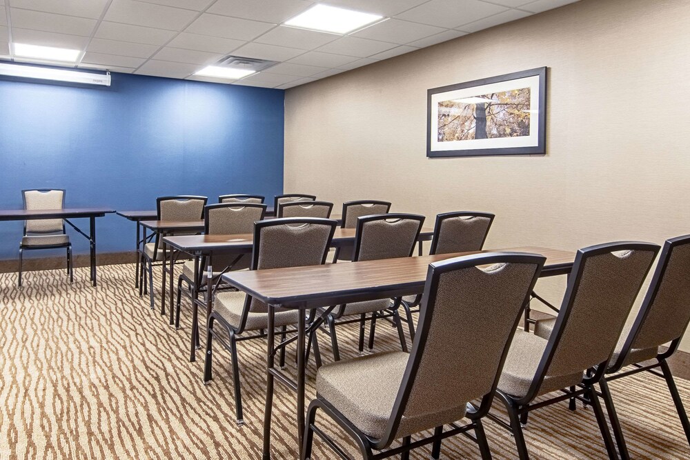 Meeting facility, Comfort Suites Airport