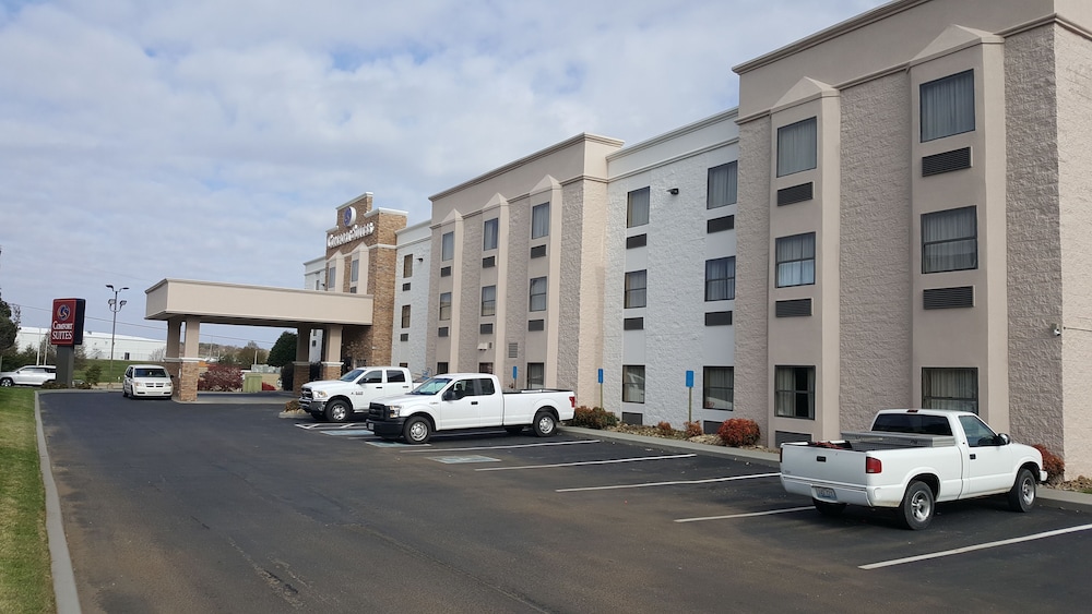 Front of property, Comfort Suites Airport