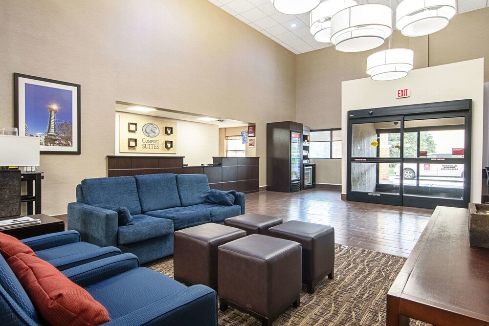 Lobby, Comfort Suites Airport