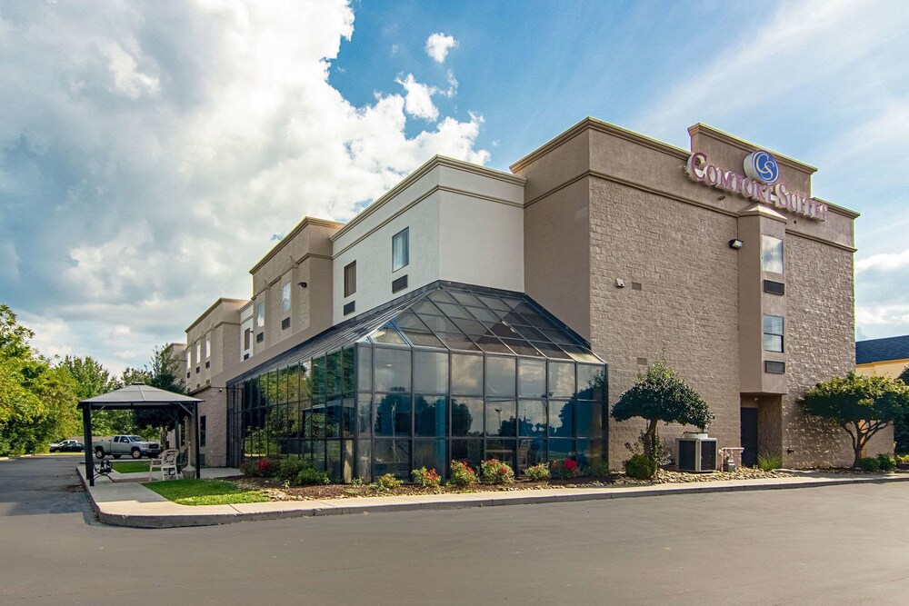 Exterior, Comfort Suites Airport