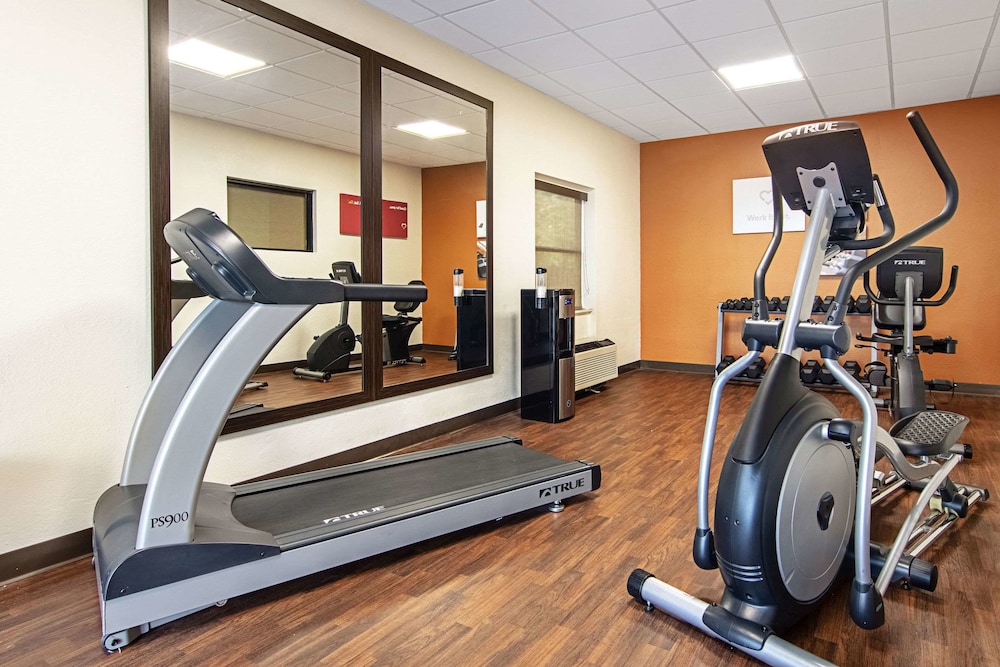 Fitness facility, Comfort Suites Airport