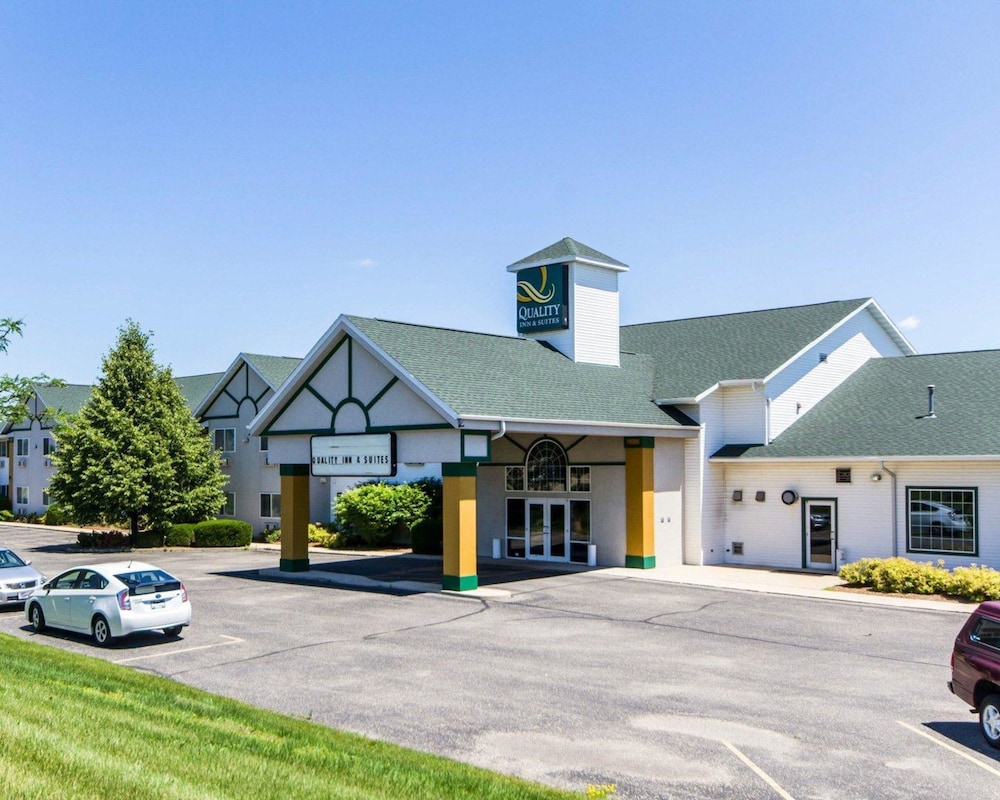 Quality Inn Suites Stoughton Madison South In Madison Hotel