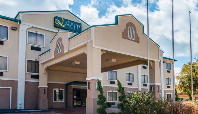 Quality Suites Burleson Ft Worth In Fort Worth Tx Expedia