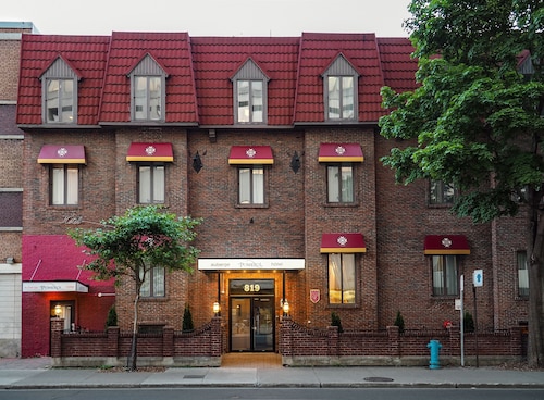 Gay montreal accommodations Before and after tranny