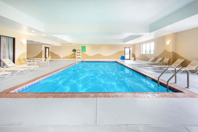 Wingate by Wyndham Indianapolis Airport Plainfield in ...