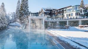 Indoor pool, 4 outdoor pools, free pool cabanas, pool umbrellas