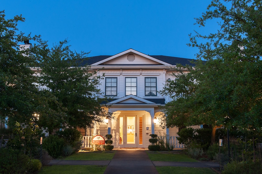 Front of property - evening/night, MacArthur Place