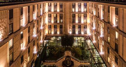 L'Hotel du Collectionneur Arc de Triomphe
