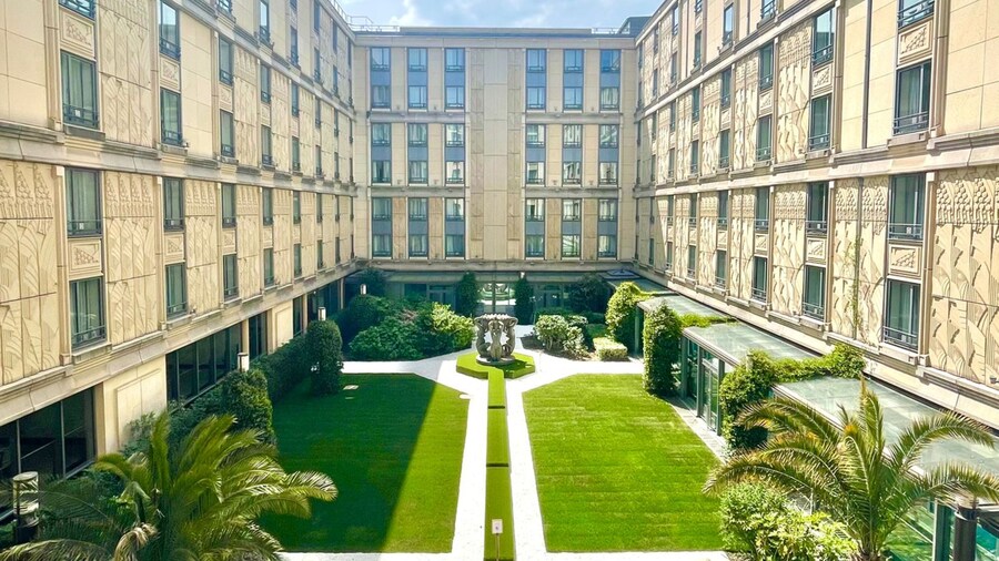 L'Hotel du Collectionneur Arc de Triomphe