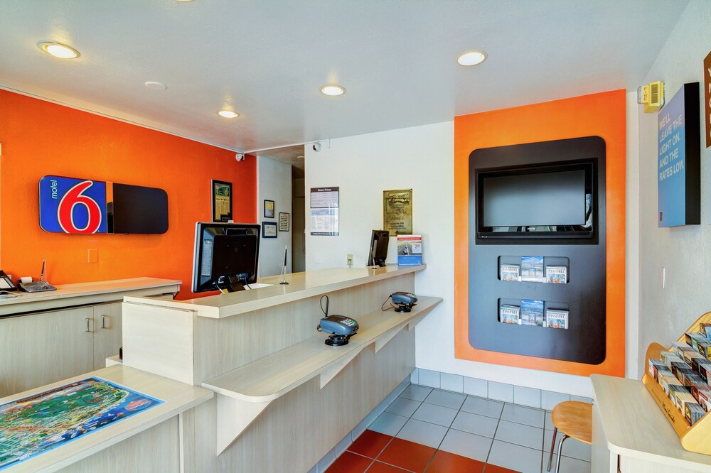 Motel 6 Santa Barbara Beach 2018 Room Prices 86 Deals Reviews Motel 6 Santa Barbara Beach 2 0 Out Of 5 Ocean View Featured Image Lobby