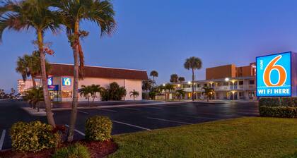 Motel 6 Cocoa Beach, FL
