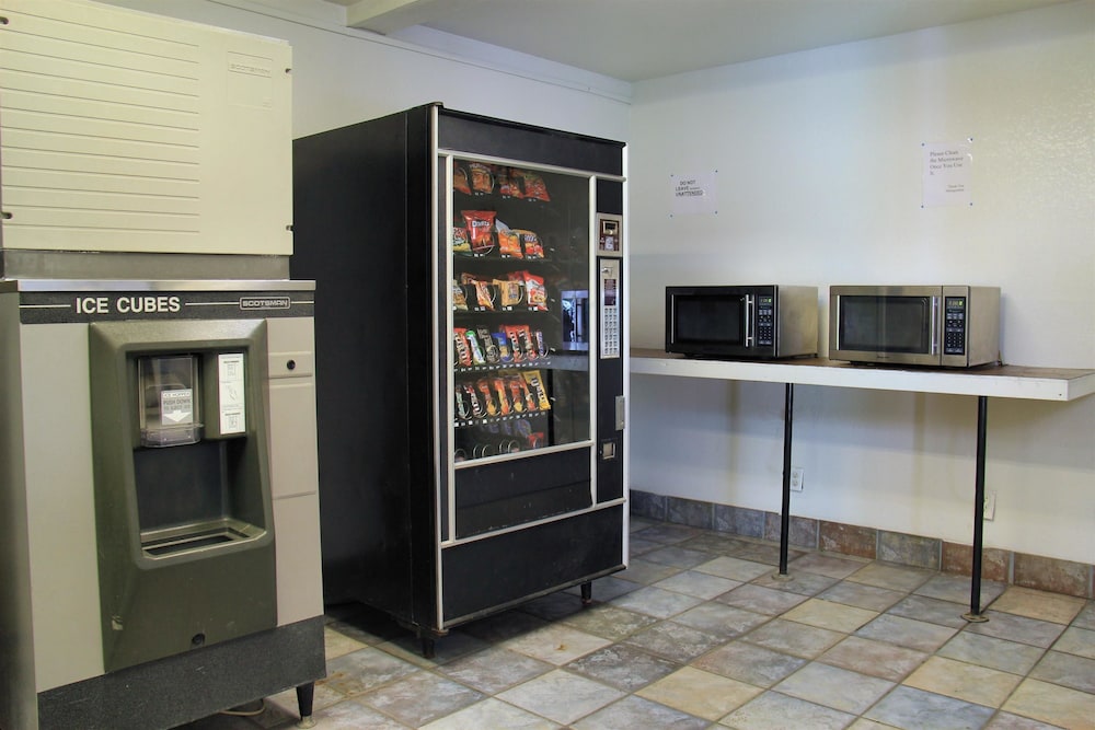Motel 6 Enfield, CT - Hartford, Enfield: $69 Room Prices & Reviews