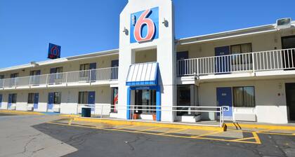 Find Cheap Motels in Springfield, MA for TONIGHT | Expedia