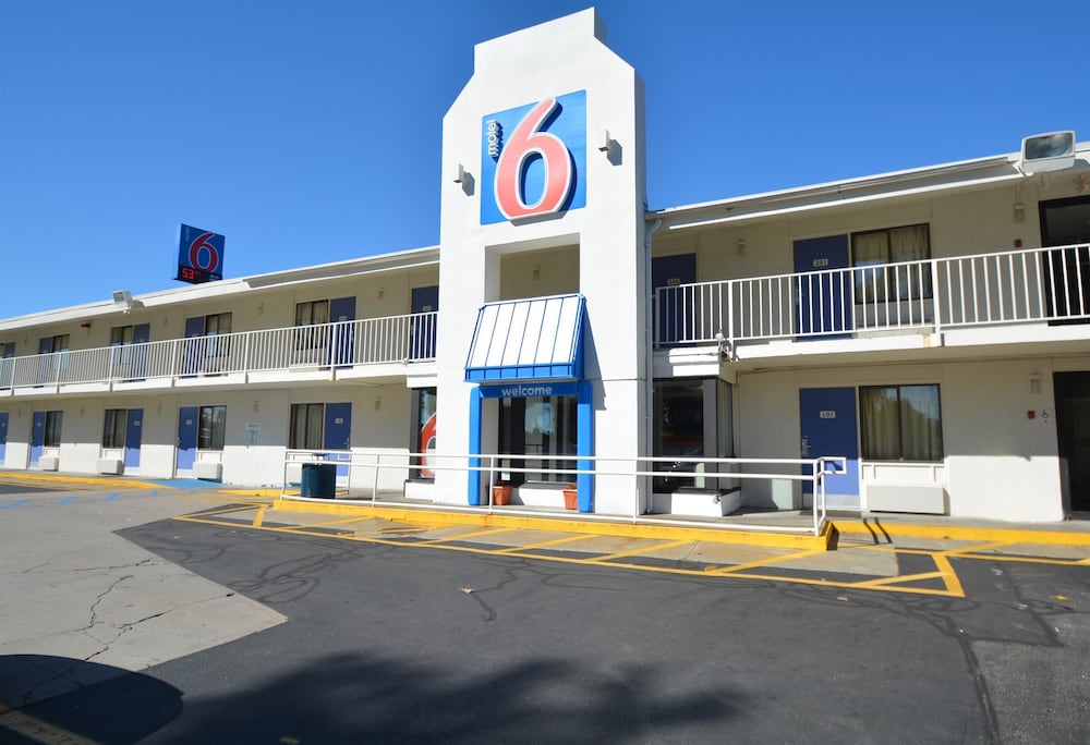 Motel 6 Chicopee Ma Springfield In Springfield Hotel Rates Reviews On Orbitz