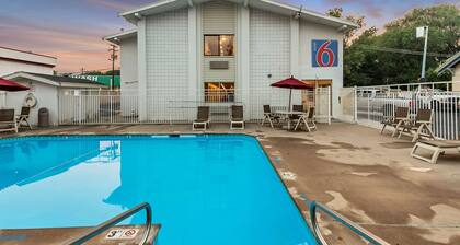 Motel 6 Ogden, UT- Downtown